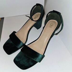 Chelsea Moreland Women's 11W Gala Green Velvet Heels